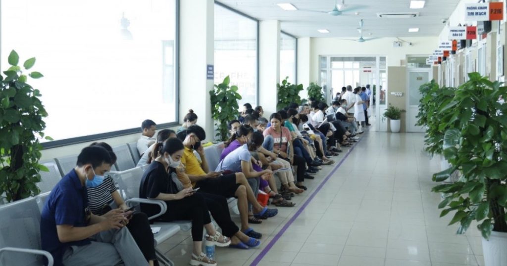 Bố trí ghế chờ bệnh viện thông thoáng đẹp mắt